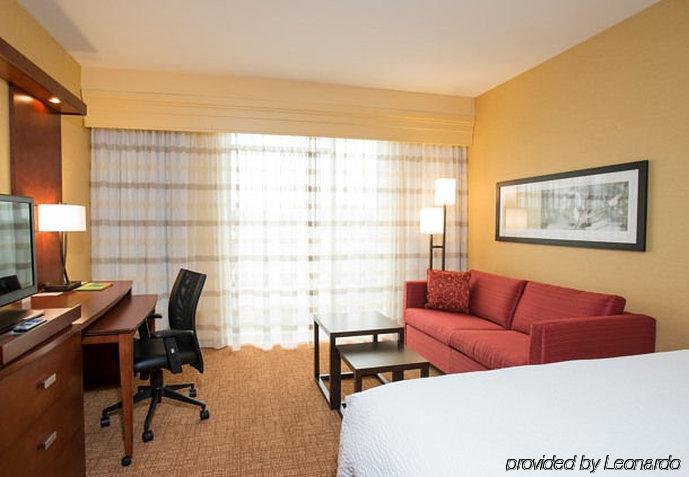 Courtyard By Marriott Cincinnati Midtown/Rookwood Exterior photo